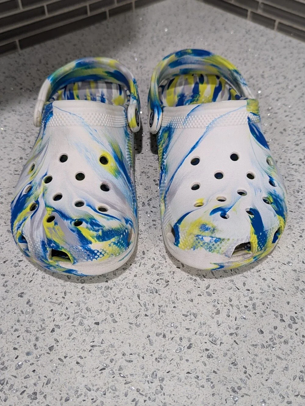 Crocs Kids Blue Yellow Marbled Tie Dye Unisex Boy Girl Rubber Clog Summer Size 4